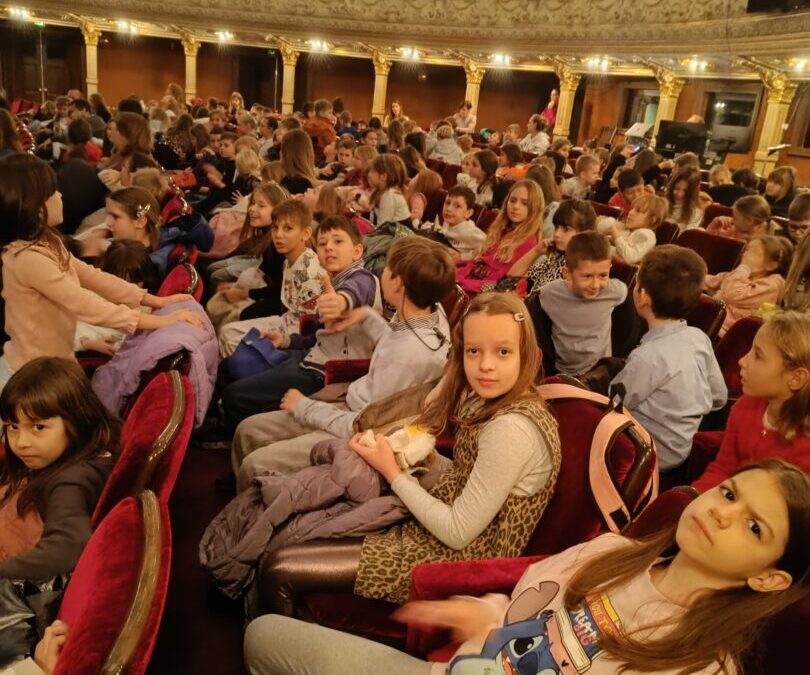 Učenici u posjetu kazalištu