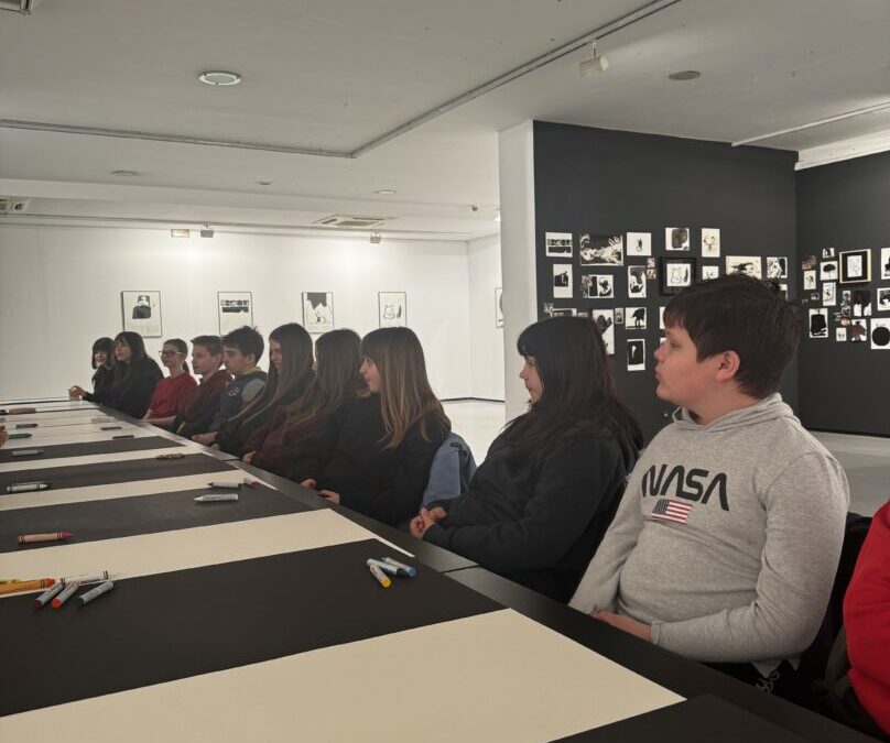 Učenici u posjetu Galeriji Kortil